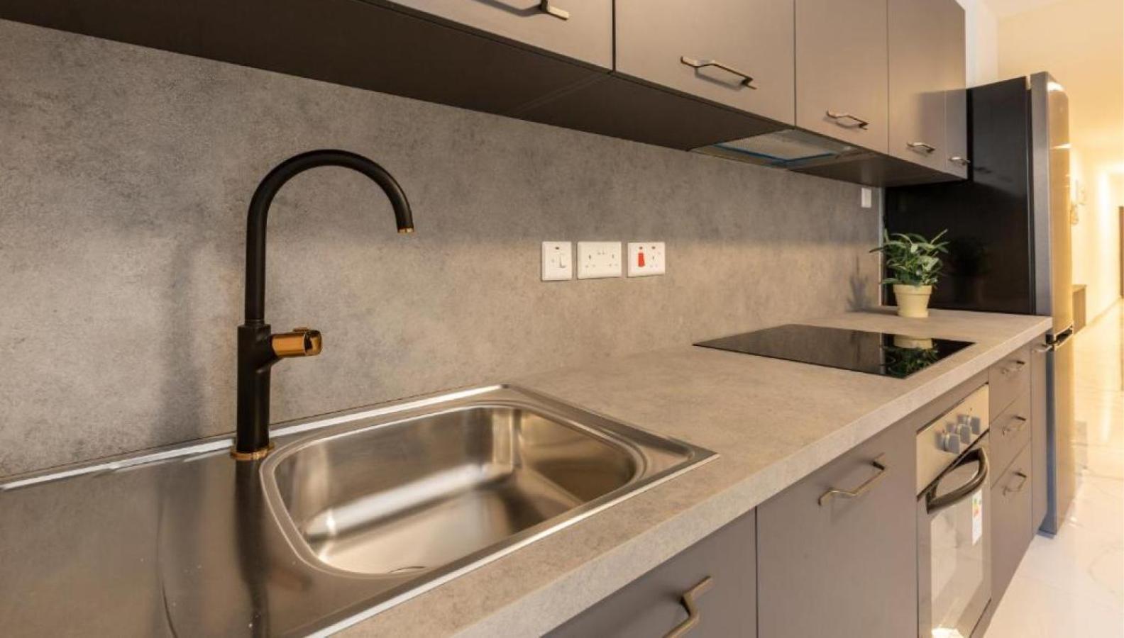 New 3 Bedroom Apartment A1 خليج سانت بول المظهر الخارجي الصورة